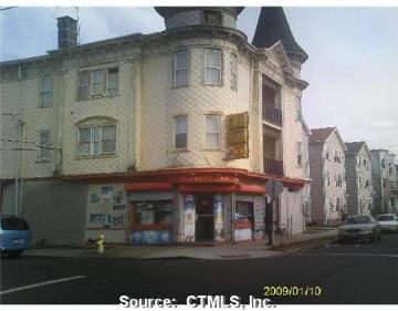 743-749 Arctic St in Bridgeport, CT - Building Photo