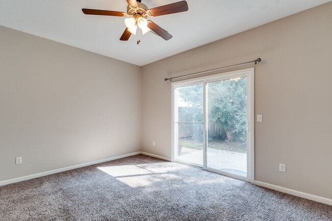 264 N Florence St in Wichita, KS - Foto de edificio - Building Photo