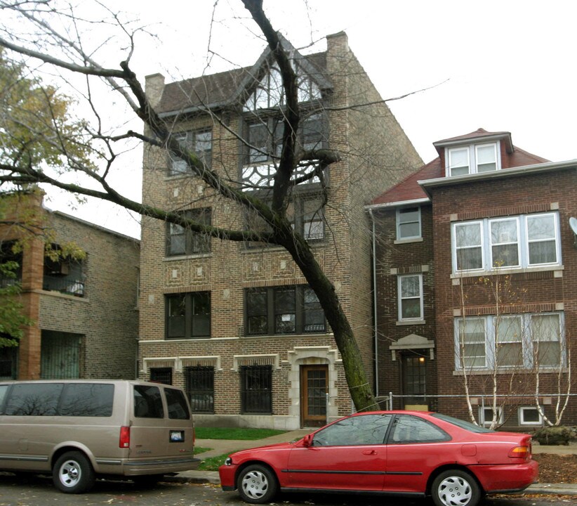 4909 N Janssen Ave in Chicago, IL - Foto de edificio