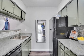 Westmount At Copper Mill in Houston, TX - Building Photo - Building Photo