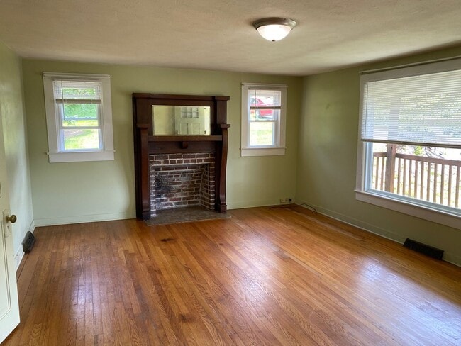 property at 54 Chestnut Ridge Ave