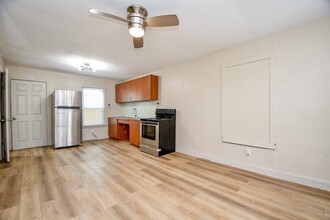 2717 Gregg St in Houston, TX - Building Photo - Building Photo