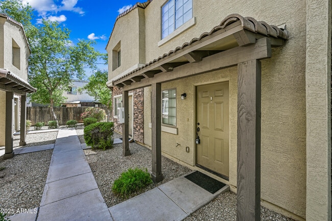 property at 2243 W Morten Ave