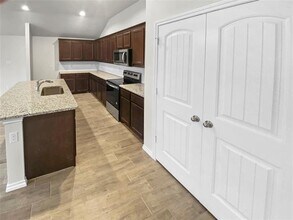 9909 Mescalbean Blvd in Crowley, TX - Building Photo - Building Photo