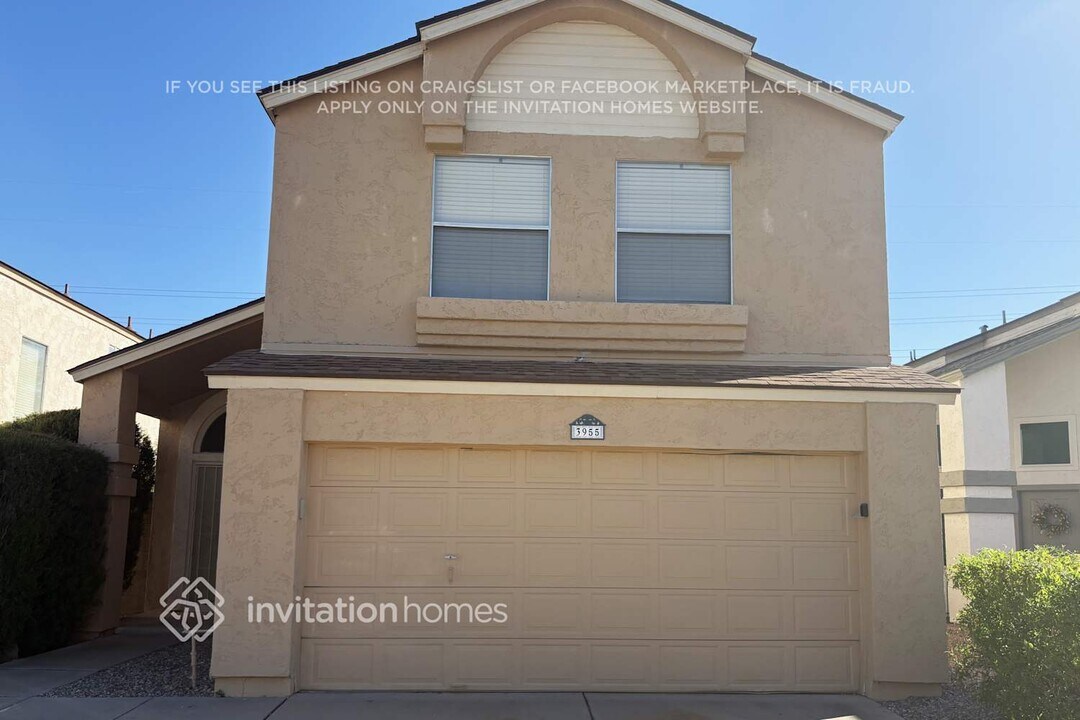 3955 W Whispering Wind Dr in Glendale, AZ - Building Photo