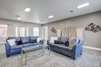 Centennial East in Englewood, CO - Foto de edificio - Building Photo