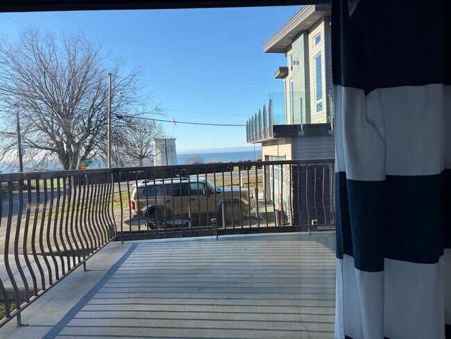 168XX-168X0 0 Ave in Surrey, BC - Building Photo - Building Photo