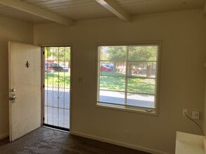 1130 Stoddard Ave in Modesto, CA - Building Photo - Building Photo