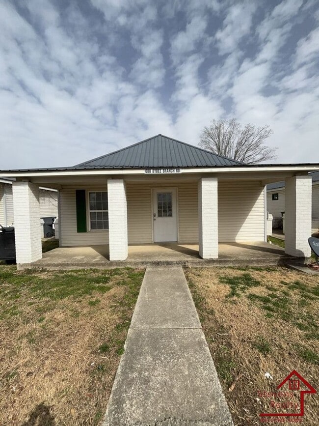 property at 688 Bybee Branch Rd