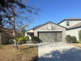 12136 MIracle Mile Dr in Riverview, FL - Building Photo