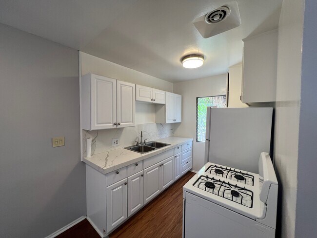 924 N Ogden Dr in West Hollywood, CA - Building Photo - Building Photo