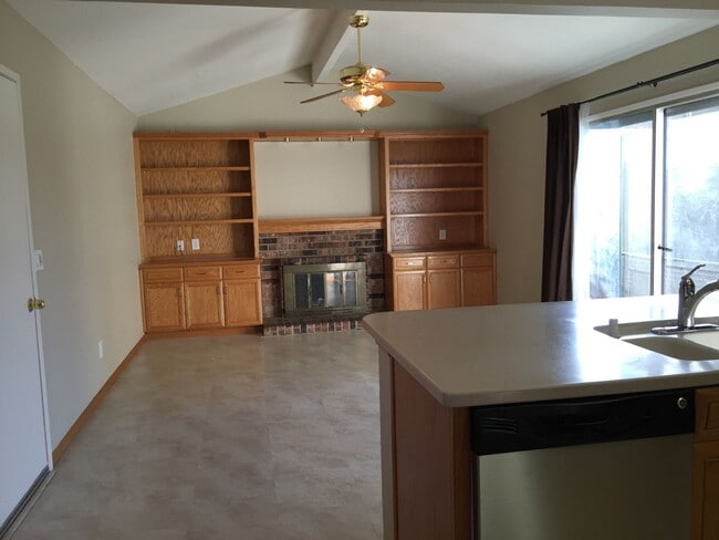 4432 Oxwood Dr in Sacramento, CA - Building Photo - Building Photo