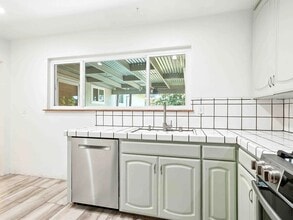 31139 Chicoine Ave in Hayward, CA - Building Photo - Building Photo