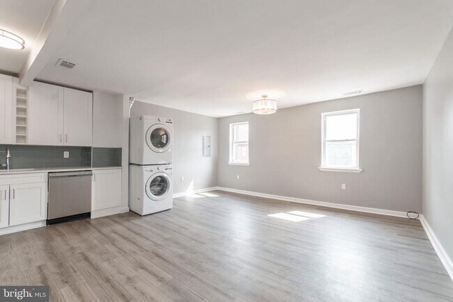 515 W Girard Ave in Philadelphia, PA - Building Photo - Building Photo