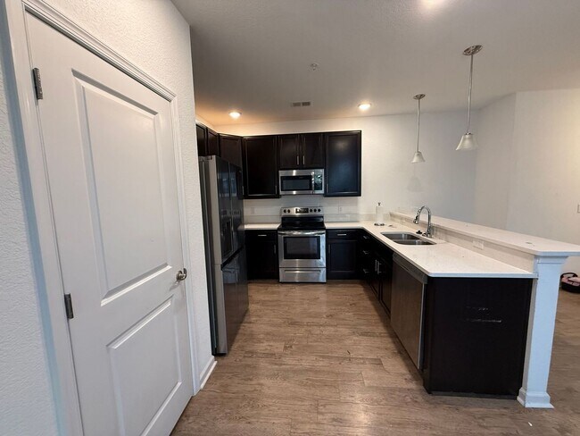 1732 Dromolin Dr in Virginia Beach, VA - Building Photo - Building Photo