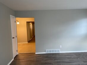 1152 Dennis Ln, Unit #1 in Hamilton, OH - Building Photo - Building Photo