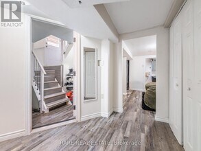 67 Glenburn Ave in Toronto, ON - Building Photo - Building Photo