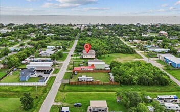335 6th St in San Leon, TX - Building Photo - Building Photo