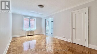 398 Avenue Rd, Unit 423 in Toronto, ON - Building Photo