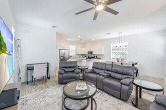 1727 Danford St in Naples, FL - Building Photo - Building Photo