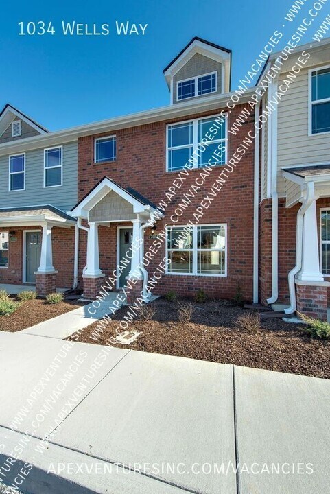 1034 Wells Way in Spring Hill, TN - Building Photo