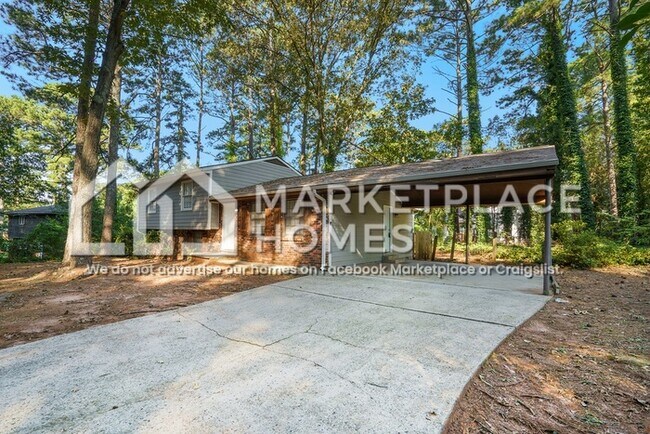 1051 Scott Rd in Riverdale, GA - Building Photo - Building Photo
