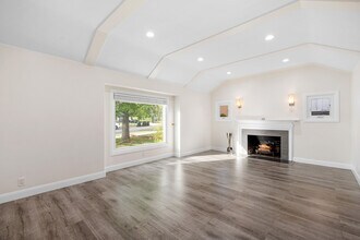 1250 Bruce Ave in Glendale, CA - Foto de edificio - Building Photo