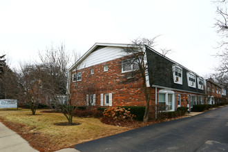 Park Townhomes in Highland Park, IL - Building Photo - Building Photo