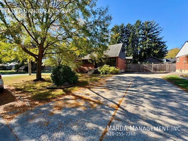 3191 Dandurand Ave in Windsor, ON - Building Photo - Building Photo