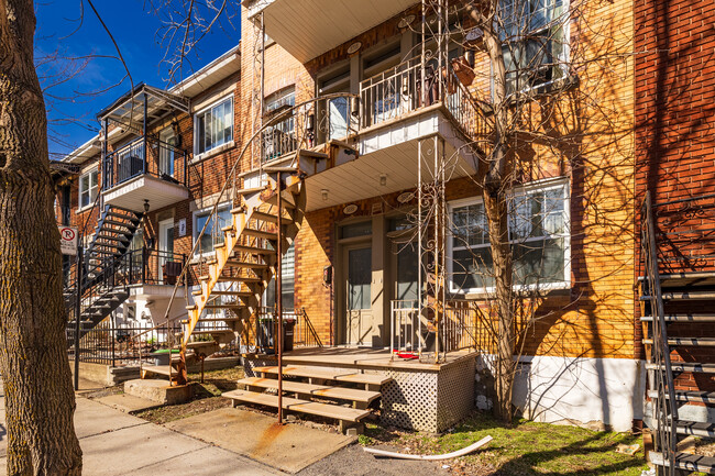 5697-5707 8E Av in Montréal, QC - Building Photo - Building Photo