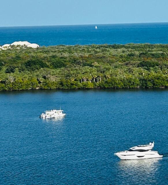 124 Lakeshore Dr in North Palm Beach, FL - Building Photo - Building Photo
