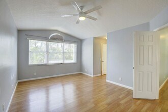 7715 Colony Lake Dr in Boynton Beach, FL - Building Photo - Building Photo