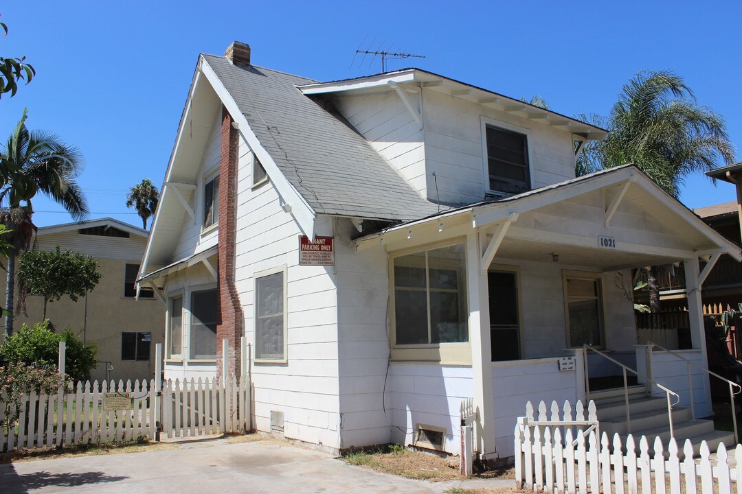 1017-1025 Magnolia Ave in Long Beach, CA - Foto de edificio