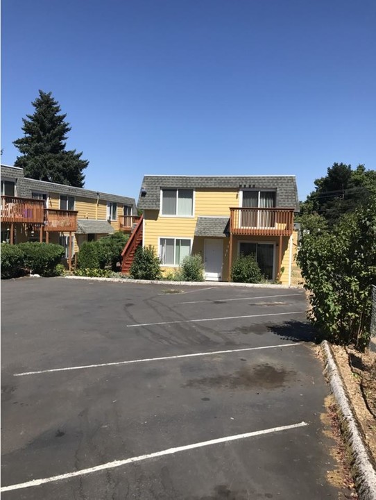 Pleasant Hills Apartments in Oregon City, OR - Foto de edificio