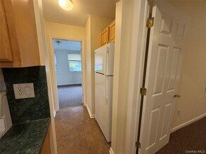 3 Brookwood St in Glen Head, NY - Building Photo - Building Photo