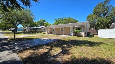 5347 Satsuma Dr in Zephyrhills, FL - Building Photo - Building Photo