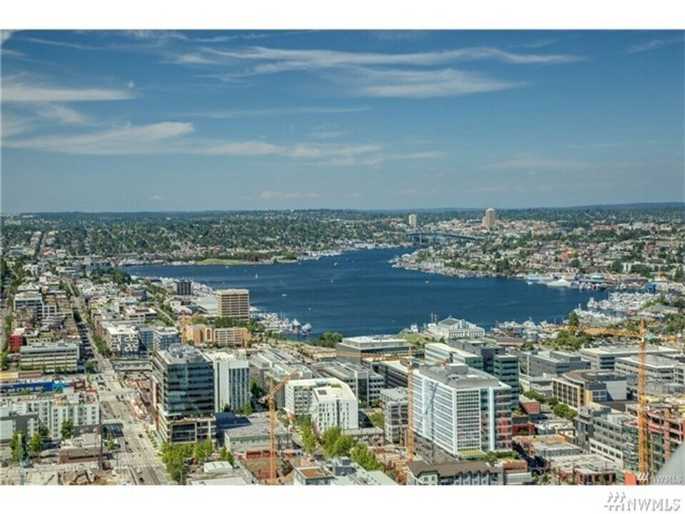 583 Battery St in Seattle, WA - Building Photo