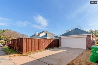 4217 Oak Grove Dr in Carrollton, TX - Building Photo - Building Photo
