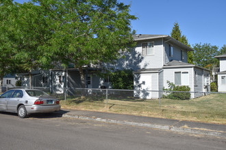 Arbor Terrace in Molalla, OR - Building Photo - Building Photo