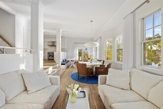 65 Old Boathouse Lane S in Hampton Bays, NY - Building Photo - Building Photo