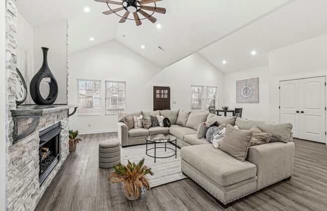 property at 2428 N Gale St