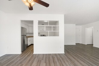 Wynwood Apartments in Mayfield Heights, OH - Foto de edificio - Building Photo