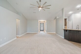 147 Strike Eagle Dr in Crestview, FL - Building Photo - Building Photo