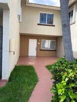 431 NW 82nd Ave in Miami, FL - Building Photo