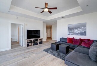 325 East Paces Ferry Rd NE in Atlanta, GA - Building Photo - Building Photo
