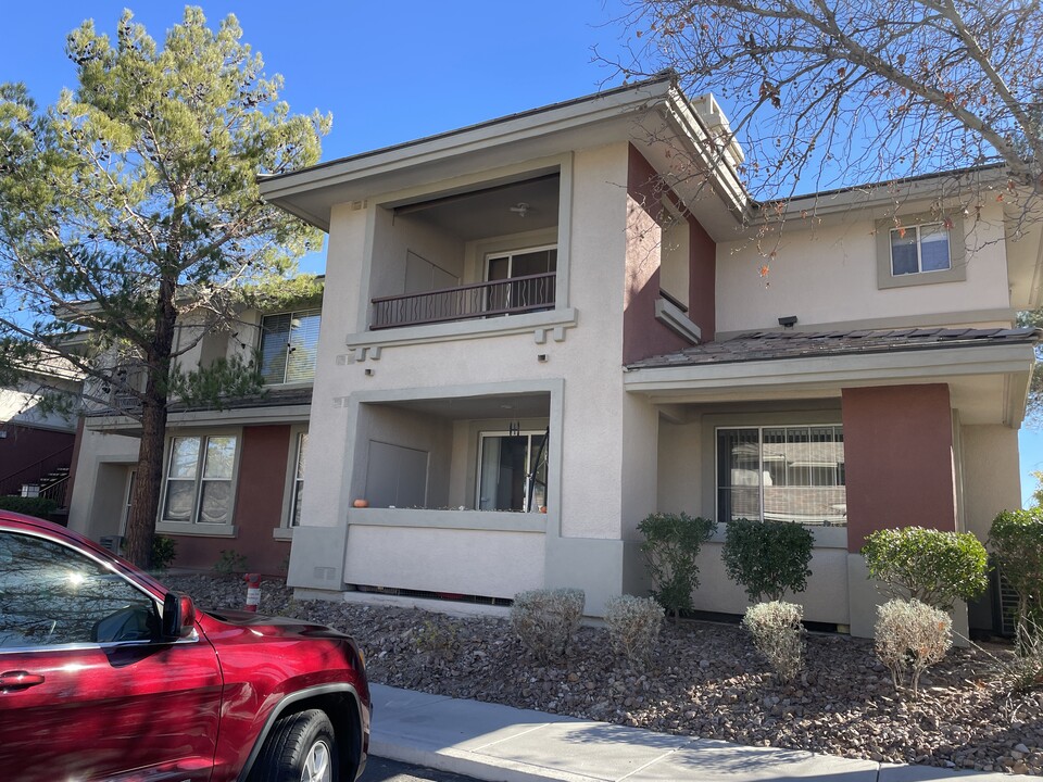 908 Duckhorn Ct, Unit 202 in Las Vegas, NV - Building Photo