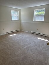 High Ridge Apartments - Two Bedroom One Ba in Dover, NH - Building Photo - Building Photo