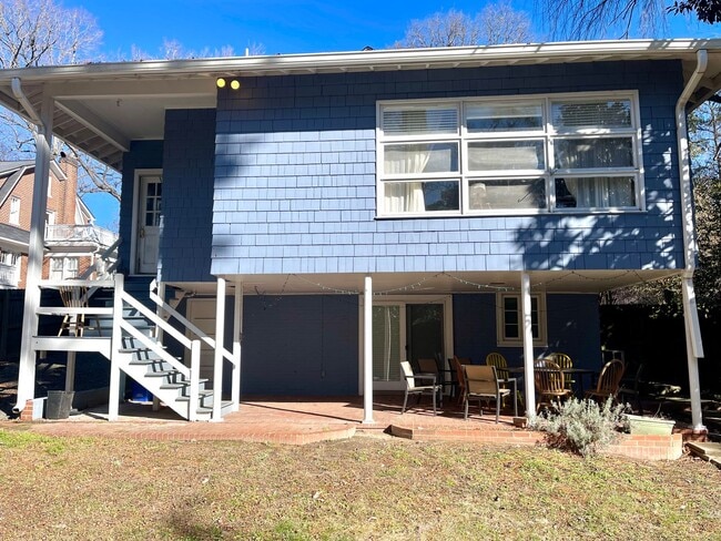414 Pittsboro St in Chapel Hill, NC - Building Photo - Building Photo
