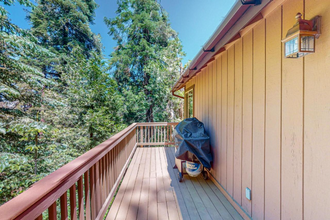 1051 Lausanne Dr in Crestline, CA - Building Photo - Building Photo