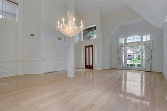 14019 Lake Trail Dr in Sugar Land, TX - Building Photo - Building Photo